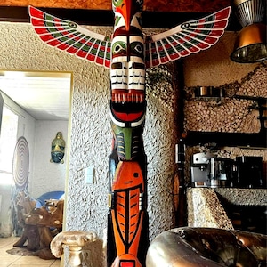 Totem pole Wooden Height 3.00 Meters / 118,11 Inches Garden-Home Decoration Totempole Handmade Carving-Painting JeromeDesign