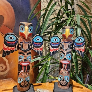 2 Totem pole wooden KENAI,AK Handmade Totempole Height 26 cm Painting Totem pole Garden-Home Decoration JeromeDesign