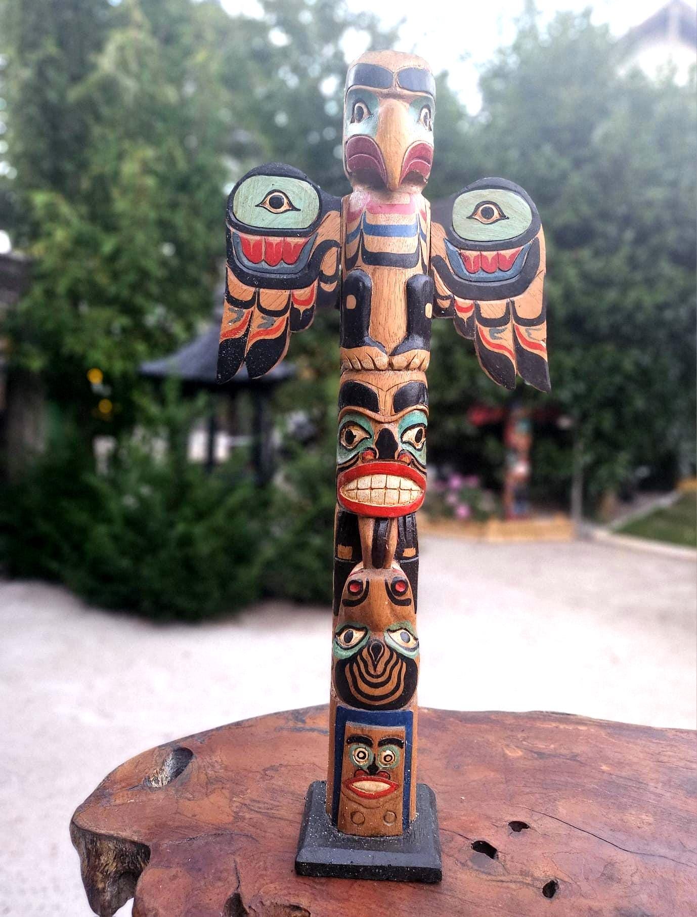 Totem Poles [洋書] 71zJMc5HzxL._UF350,350_QL50_.jpg