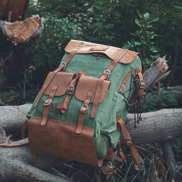 Mochila de camping de cuero y lona encerada hecha a mano, 40 litros