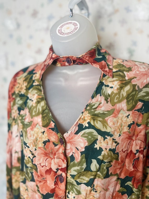 Vintage Class 80's Floral Keyhole Neckline Rayon B