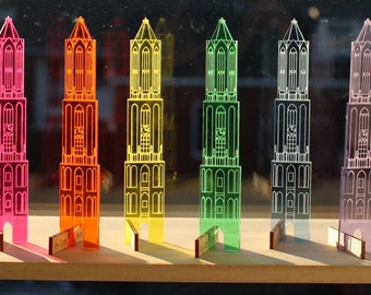 Dom Tower Utrecht made of plexiglass and with a wooden base - Light catcher of the Dom of Utrecht for your windowsill.