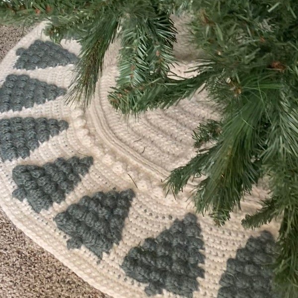 Bobble Christmas Tree Skirt- Crochet Pattern