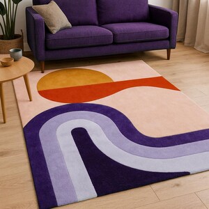 Moderner Abstrakter Handgetufteter Wollteppich, unregelmäßige Amöbenform Dark purple