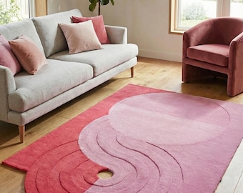 Tappeto in lana ondulato astratto fatto a mano, forma organica irregolare, moderno tappeto rosa e rosso, pezzo di design annodato a mano per il soggiorno