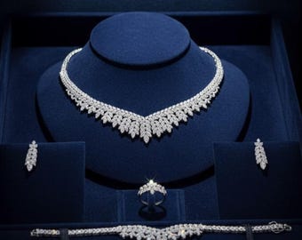 Set di gioielli da sposa in argento sterling con zirconi cubici: collana, orecchini, anello e braccialetto