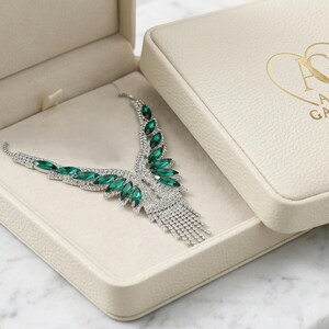necklace for formal v neck dress What Jewelry to Wear with V-Neck Wedding Dress?