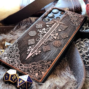 Vorpal | Coque pour portable en bois gravé | Disponible pour iPhone, Galaxy S, Galaxy Z, Galaxy Note, Galaxy A, téléphones Pixel et plus encore !