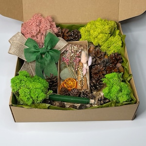 Christmas wreath making kit | DIY Christmas Wreath kit from Preserved Moss | Make your own christmas wreath kit | Simple & Easy with How To