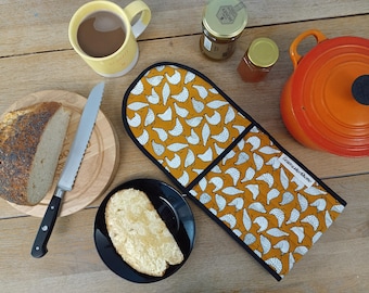 Chicken Print Double Oven Mitts: Quilted Cotton, Heat Resistant
