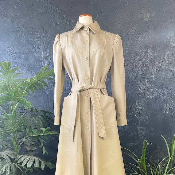 Vintage 1970's Beige Tan Pleated Trench Coat