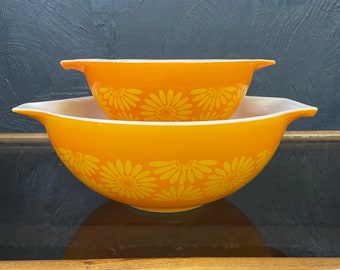 SET OF 2 Vintage Pyrex Sunflower Cinderella Bowls