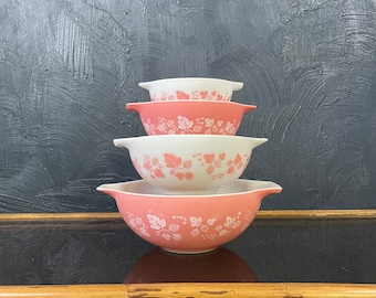 SET OF 4 Vintage 1950s Pyrex Pink Gooseberry Cinderella Nesting Bowls