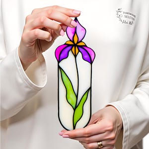 ステンドグラスの模様 アイリス – ガラスの装飾、花のアート、花のデザイン、ステンドグラスのパネル、SVG PNG PDF、花のガラス、アイリスの装飾