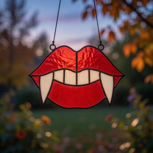 Vampire Lips Stained Glass Pattern, SVG PNG PDF Download, Halloween Suncatcher Template