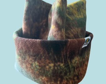 Gorro de lana retro de 4 puntas: gorro de snowboard y esquí hecho a mano - Pradera abstracta de oso pardo