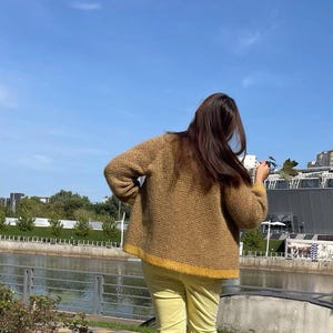 Knitting pattern Women&#39;s, autumn, voluminous, two-color cardigan &quot;Tokyo&quot; download/download in pdf format. Language: Russian Ukrainian