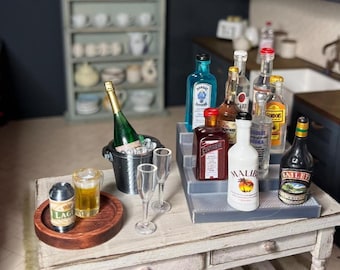 COCKTAIL BAR COLLECTION - 9 Bottles and Display Shelf, Ice Bucket & Ice, Champagne and Flutes, Lager, Glass and Tray - 1:12 Dolls House