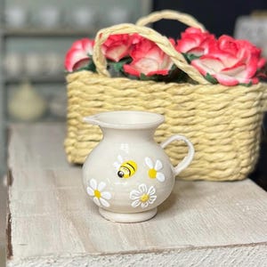 Small Jug Vintage Style- Pretty Embossed Daisy & Bee Print, Dolls House 1:12 Scale