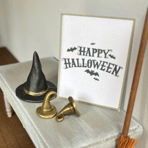 DOM LALEK Skala 1:12 Ozdoba na Halloween w kształcie małego metalowego kapelusza czarownicy