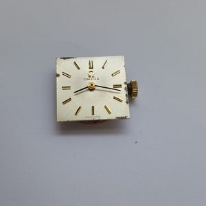 A ladies Swiss Omega cal 484 mechanical wrist watch movement Spares/Repairs