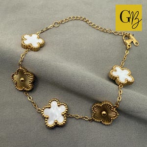 Clover Leaf Charm Bracelet Gold