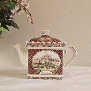 JAMES SADLER ☆Windsor Castle 【中古品】 Sadler Windsor Castle Teapot - Etsy