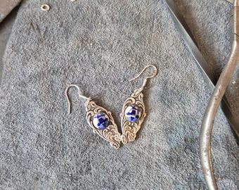 Brincos feitos à mão em prata e azul Delft