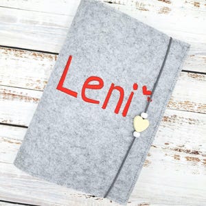 U-Heft Hülle aus Filz, Bestickt, U Heft Hülle personalisierbar, U Heft Hülle mit Impfpass, U Heft Hülle für Jungen / Mädchen