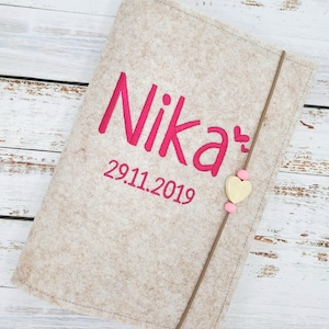 U-Heft Hülle aus Filz, Bestickt, U Heft Hülle personalisierbar, U Heft Hülle mit Impfpass, U Heft Hülle für Jungen / Mädchen