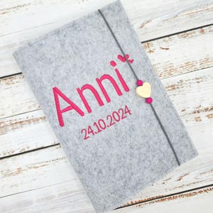U-Heft Hülle aus Filz, Bestickt, U Heft Hülle personalisierbar, U Heft Hülle mit Impfpass, U Heft Hülle für Jungen / Mädchen