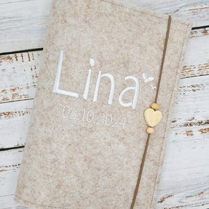 U-Heft Hülle aus Filz, Bestickt, U Heft Hülle personalisierbar, U Heft Hülle mit Impfpass, U Heft Hülle für Jungen / Mädchen