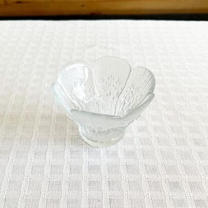 Vintage Crocus Flower Glass Tealight Holder - Lasisepät Mäntsälä Finland, 1970s Art Glass by Pertti Kallioinen.