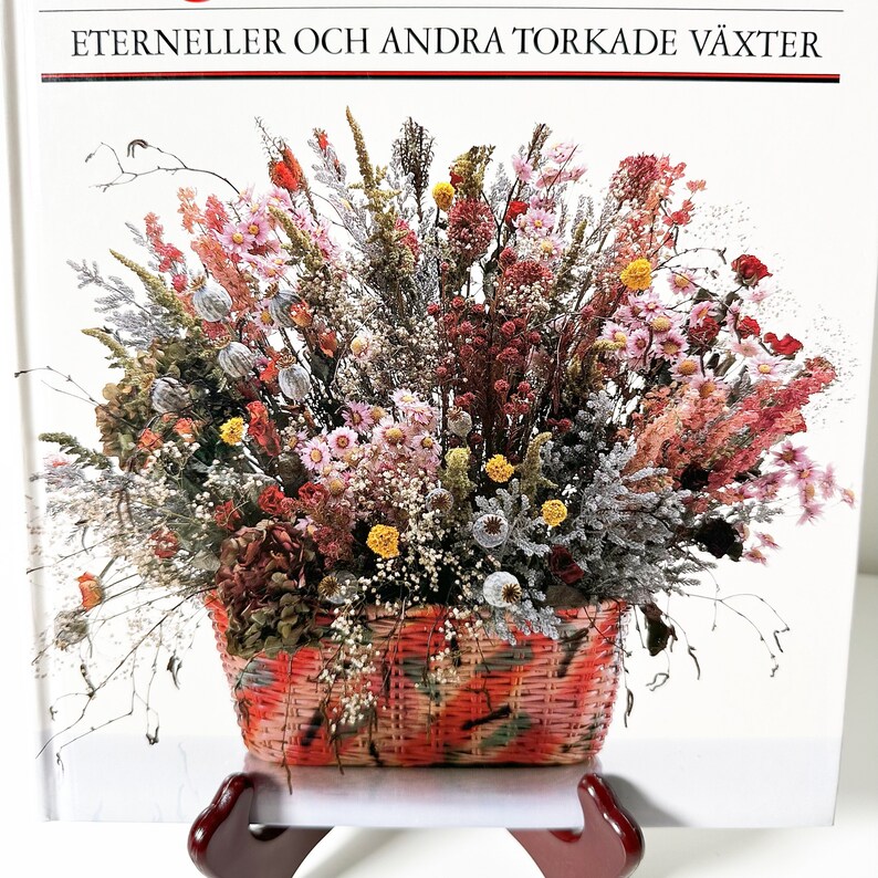 Vintage 1987 Swedish Version of the Book of Dried Flowers A Complete