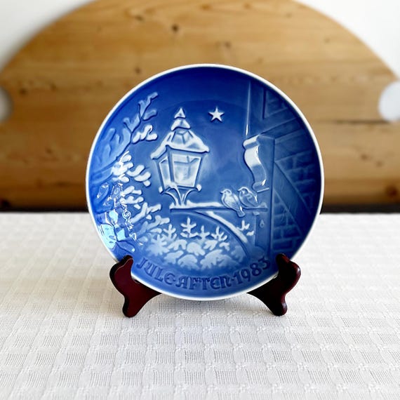 Vintage 1983 Bing and Grøndahl Christmas Plate: Denmark Porcelain