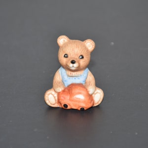 Homco Bear with car figurine, #1470 Home Interior.