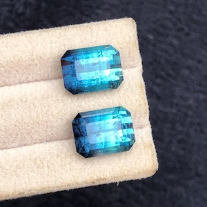 Lote de piedras de turmalina facetadas bicolor azul natural de 12,2 quilates originarias de Afganistán.