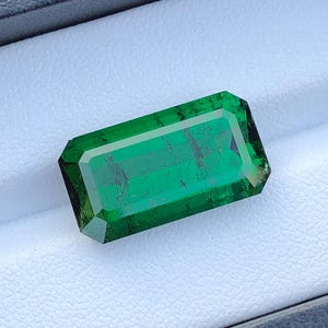 15 carats Natural chrome green Tourmaline Faceted Stone originated from Afghanistan.