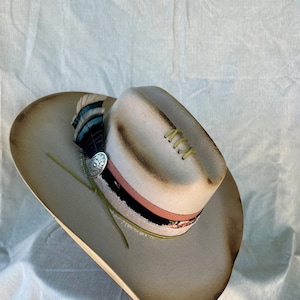 Cow Belle - Handgefertigter Cowboyhut aus Wollfilz (Größe 7)