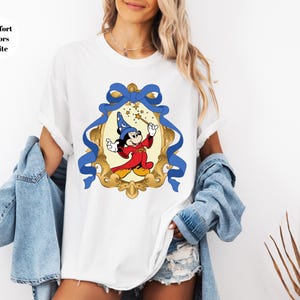 Camiseta de Mickey Mouse, camisetas vintage de mago mágico con ratón fantasma, ratón globo mágico, camiseta con lazo coqueto, camiseta de colores cómodos imagen 2