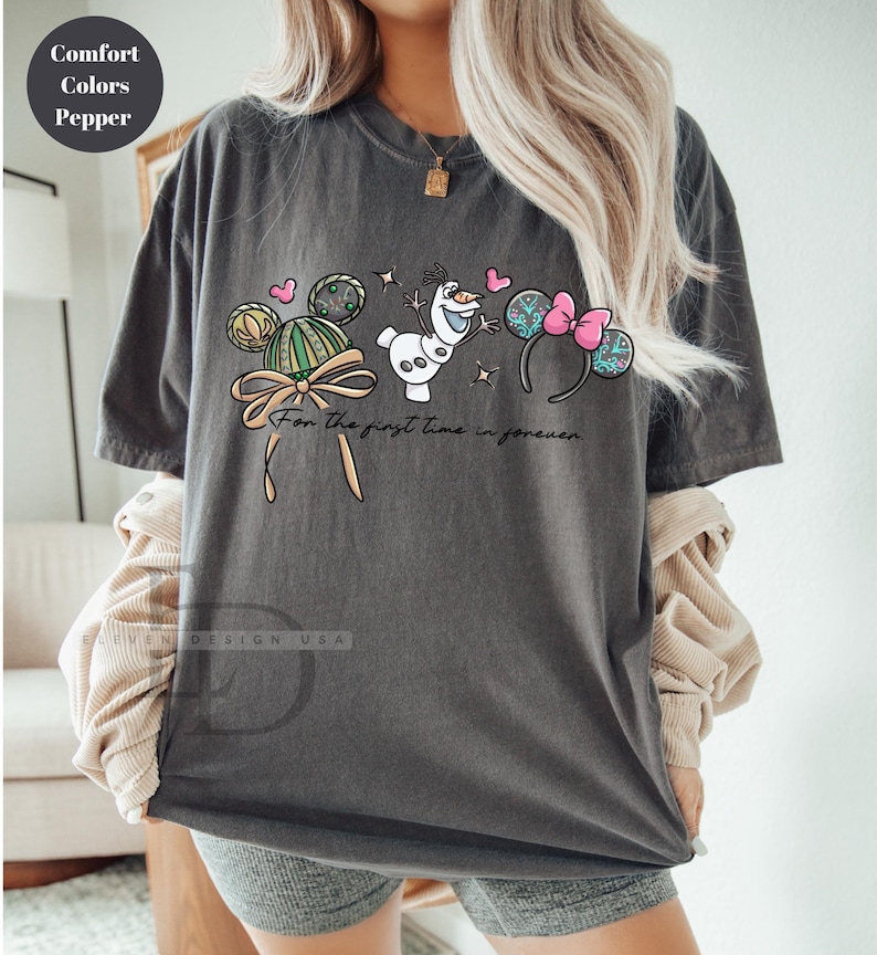 Camiseta Comfort Colors de princesas Disney, camiseta de Disneyworld, Ariel Aurora Elsa Blancanieves Jazmín Bella Rapunzel Anna Tiana, camiseta de Cenicienta, imagen 3