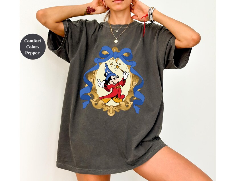 Camiseta de Mickey Mouse, camisetas vintage de mago mágico con ratón fantasma, ratón globo mágico, camiseta con lazo coqueto, camiseta de colores cómodos imagen 3