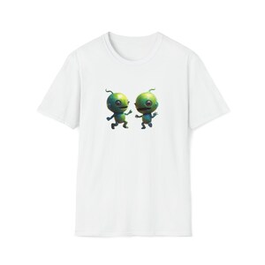 ALIEN GRAPHIC TEE | Adorable Alien Tee | Alien Artwork Tee | Cute Space Alien Tee | Modern Alien Cartoon Handmade Comfortable Tshirt