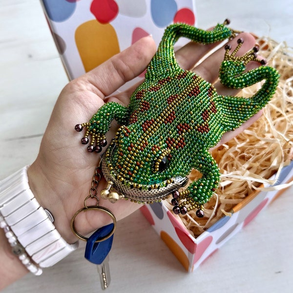 Knitted Beaded Keychain Braided Green Brown Natural Beaded Frog Cute Souvenir Key Ring Toad Accessory Coin Purse