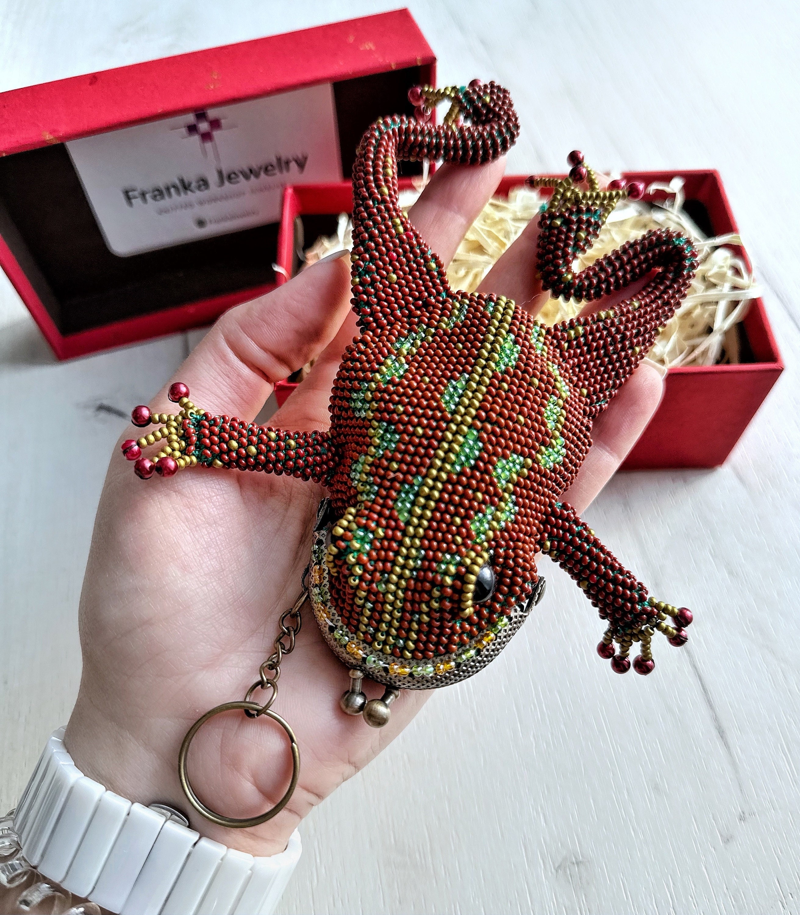 FrankaJewelry Knitted Beaded Keychain Braided Brown Natural Beaded Grass Frog Cute Souvenir Key Ring Toad Accessory Coin Purse Gender Neutral Best Gift
