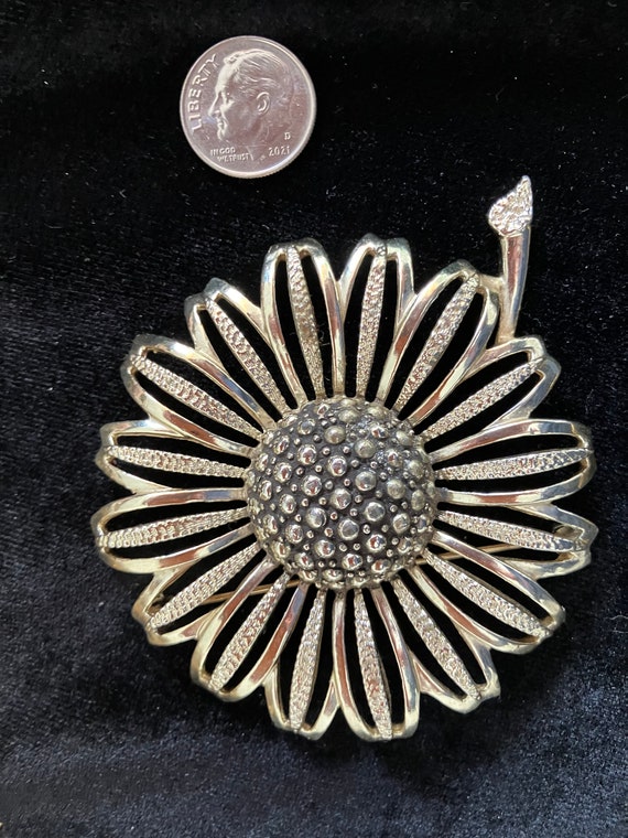 Sarah Coventry large flower pin