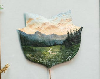 Pintura acrílica inspirada en la naturaleza, obra de arte original, enmarcada. "El final de la hora dorada" sobre una hoja preservada de árbol de tulipán. Regalo único. Decoración mágica para el hogar.