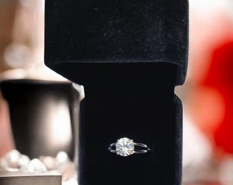 Vintage  2ct Round Brilliant Cut Split Shank Moissanite Solitaire setting. Vintage 2ct Round Brilliant Cut Split Shank Moissanite Ring