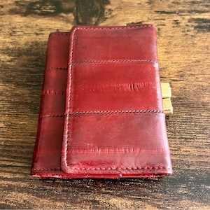 Vintage/ Retro Red Eel Ski & Gold Metal Mini Monedero Cambio Monedero