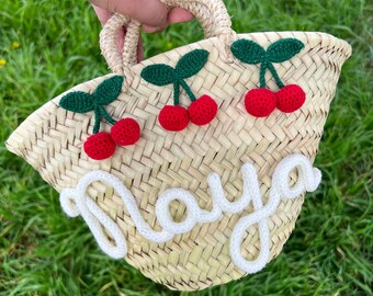 Petit panier personnalisé, sac en paille personnalisé tricotin cerises